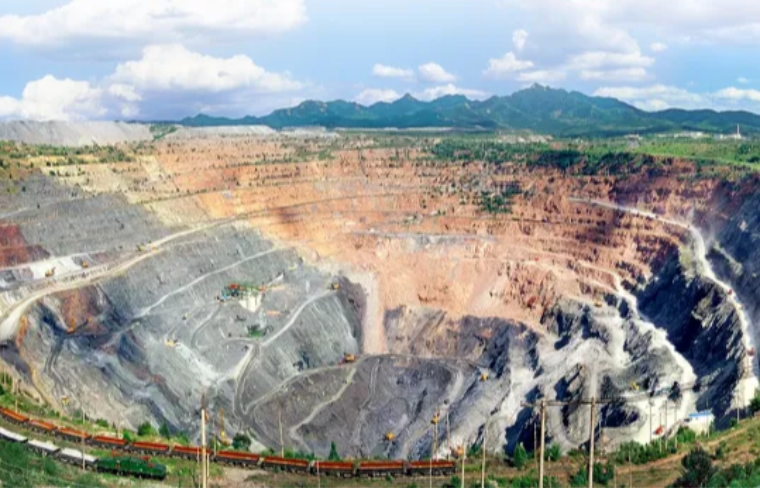 安全“新”解 | 魯爾物聯(lián)露天礦山邊坡監(jiān)測 筑牢生產(chǎn)安全防線