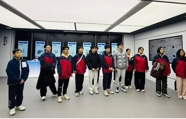 浙大附中學(xué)子走進魯爾物聯(lián)，感知安全物聯(lián)網(wǎng)科技魅力